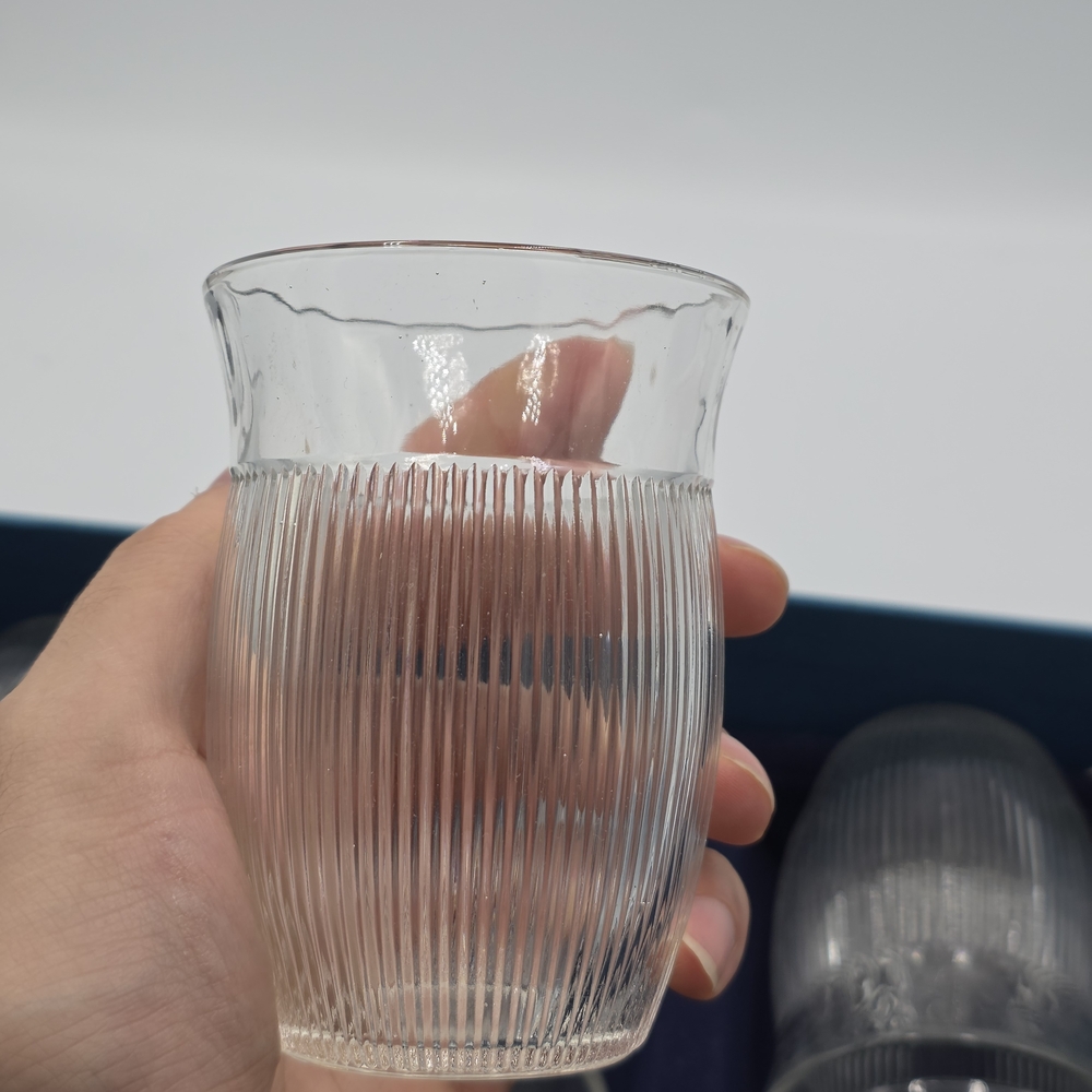 Stylish Silver Glass Set for Home Kitchen - Picture 3 of 4